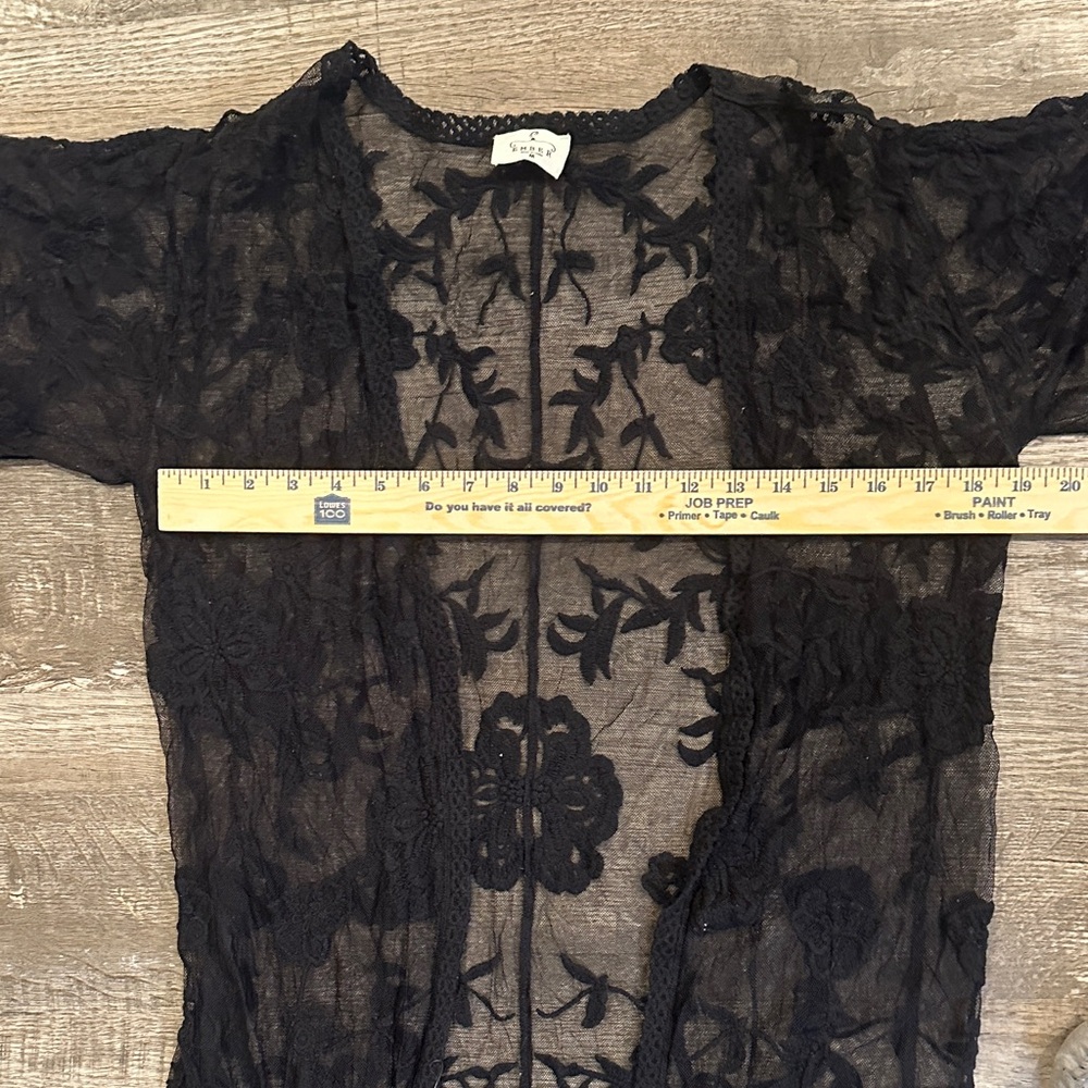 Ember Women's Medium Black Sheer Lace Kimono‎ - Picture 4 of 8